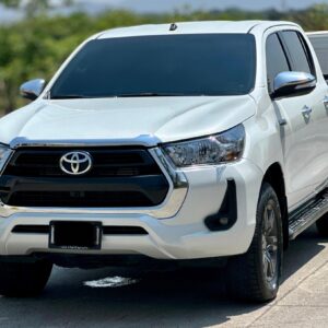 Toyota HILUX SR 2025