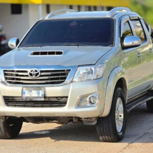 Toyota Hilux SRV 5+2013