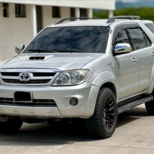 TOYOTA FORTUNER SRV 2007